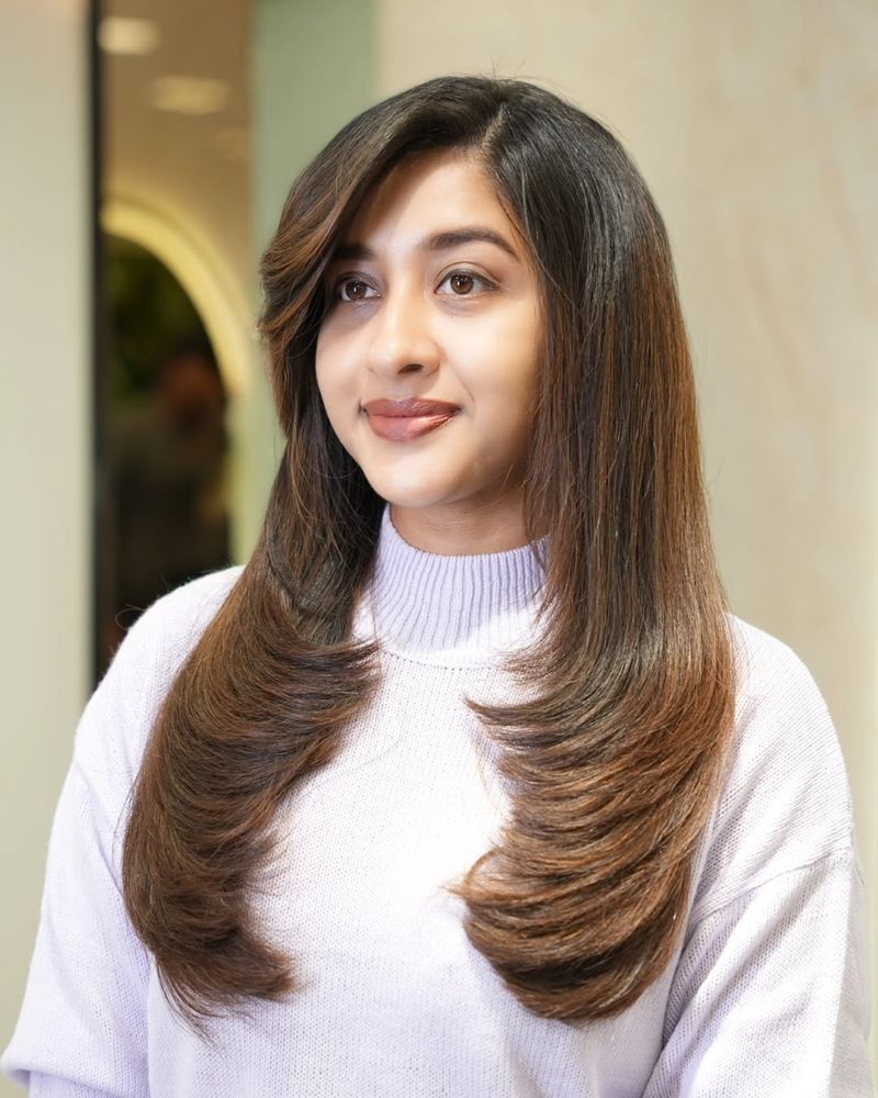 Feathered Bangs for Soft Flow