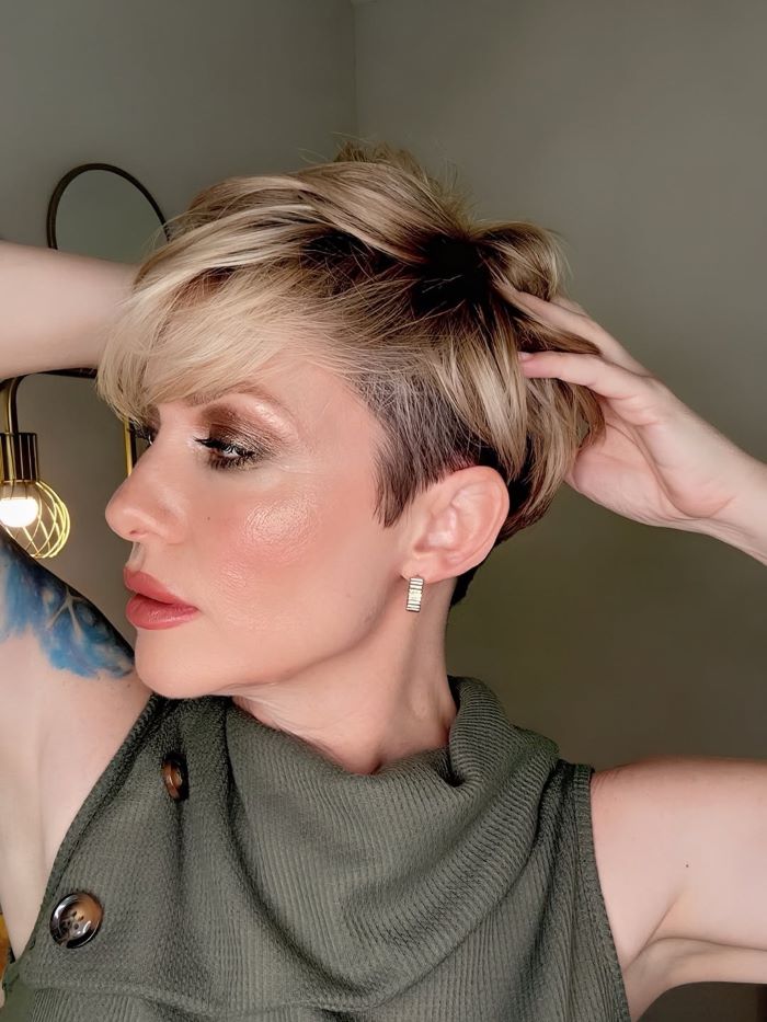 Short Layered Cut with Undercut Option