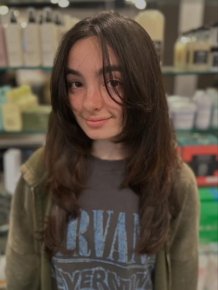 Shoulder-Length Layers with Flipped Ends
